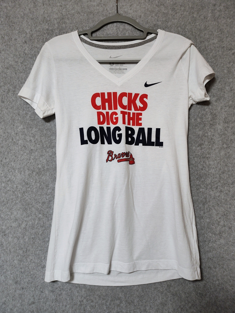 Women's Nike White V-Neck Fitted Tee Red and Navy Atlanta Braves Short Sleeve L